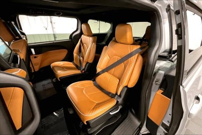 2022 Chrysler Pacifica Hybrid Pinnacle