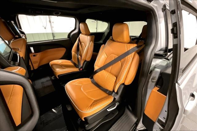 2022 Chrysler Pacifica Hybrid Pinnacle