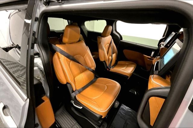 2022 Chrysler Pacifica Hybrid Pinnacle
