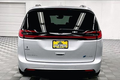 2022 Chrysler Pacifica Hybrid Pinnacle