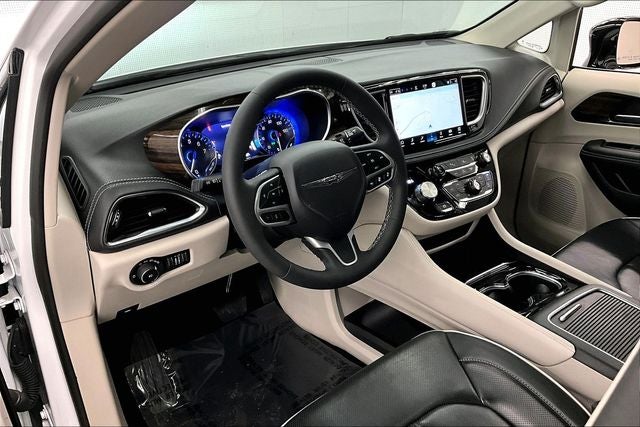 2024 Chrysler Pacifica Limited AWD - Pano Roof - Htd/Cooled Leather