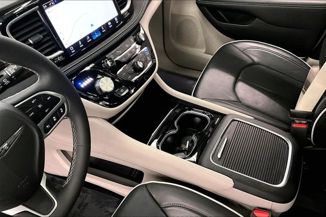 2024 Chrysler Pacifica Limited AWD - Pano Roof - Htd/Cooled Leather