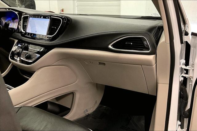 2024 Chrysler Pacifica Limited AWD - Pano Roof - Htd/Cooled Leather