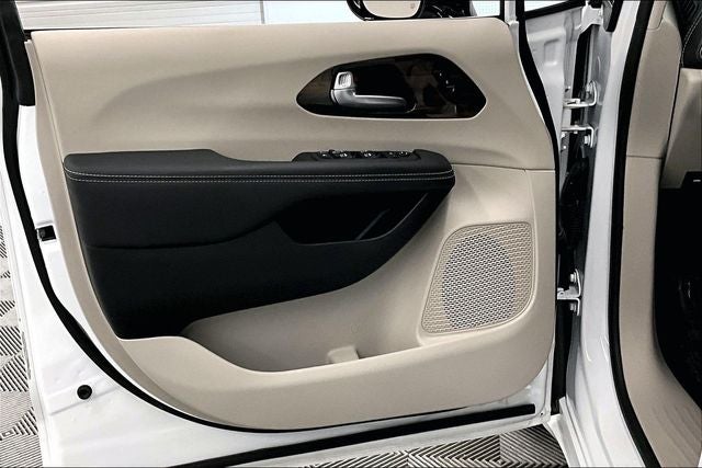 2024 Chrysler Pacifica Limited AWD - Pano Roof - Htd/Cooled Leather