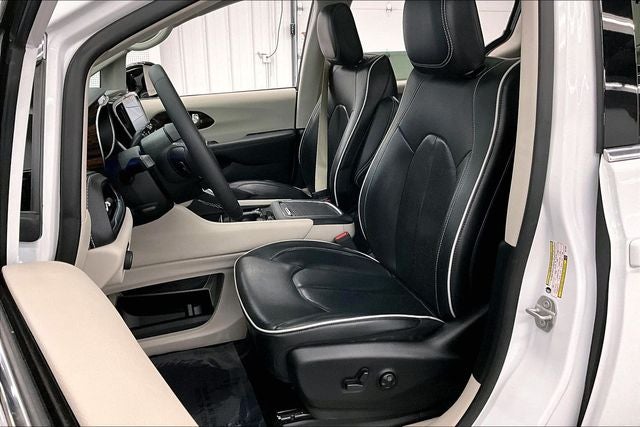 2024 Chrysler Pacifica Limited AWD - Pano Roof - Htd/Cooled Leather