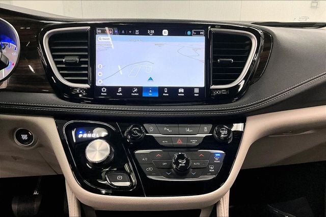 2024 Chrysler Pacifica Limited AWD - Pano Roof - Htd/Cooled Leather