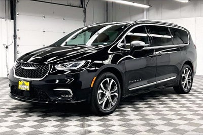 2025 Chrysler Pacifica Pinnacle AWD-Rear Entertainment-Heated/Cooled Seats