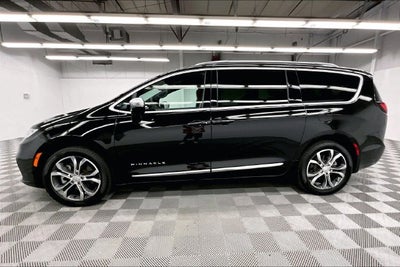 2025 Chrysler Pacifica Pinnacle AWD-Rear Entertainment-Heated/Cooled Seats