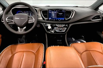 2025 Chrysler Pacifica Pinnacle AWD-Rear Entertainment-Heated/Cooled Seats