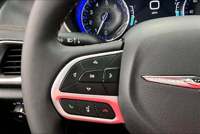 2025 Chrysler Pacifica Pinnacle AWD-Rear Entertainment-Heated/Cooled Seats