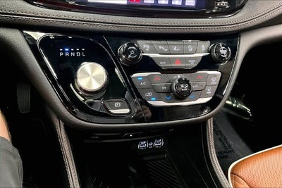 2025 Chrysler Pacifica Pinnacle AWD-Rear Entertainment-Heated/Cooled Seats