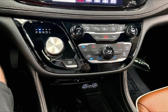 2025 Chrysler Pacifica Pinnacle AWD-Rear Entertainment-Heated/Cooled Seats