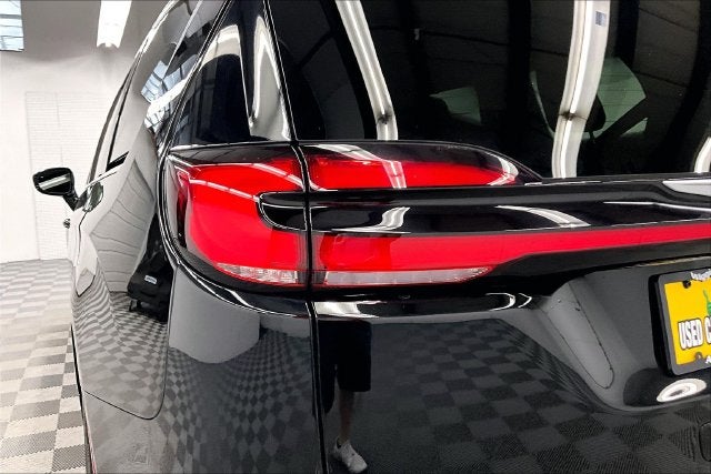 2025 Chrysler Pacifica Pinnacle AWD-Rear Entertainment-Heated/Cooled Seats