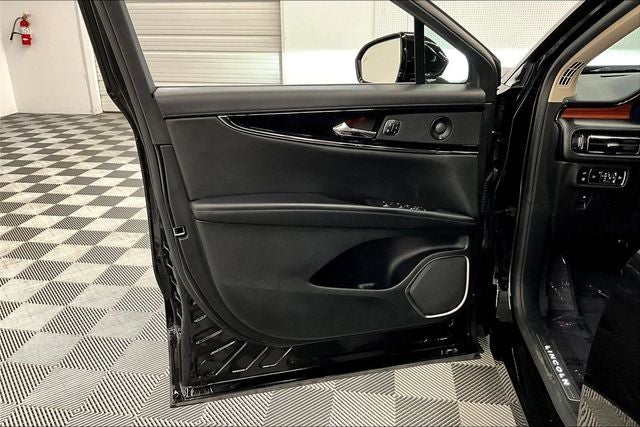 2023 Lincoln Nautilus Reserve AWD - Pano Roof - Htd/Cooled Massaging Leather