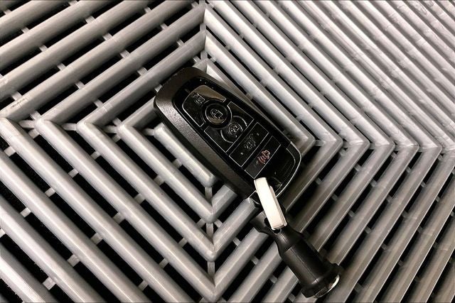 2021 Lincoln Nautilus Reserve AWD - Pano Roof - Htd/Cooled Leather