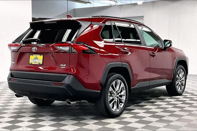 2024 Toyota RAV4 XLE Premium AWD - Sunroof - Adaptive Cruise - Htd Seats