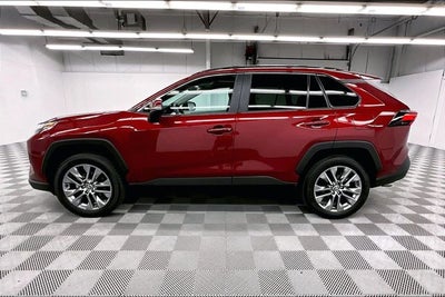 2024 Toyota RAV4 XLE Premium AWD - Sunroof - Adaptive Cruise - Htd Seats