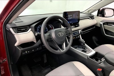 2024 Toyota RAV4 XLE Premium AWD - Sunroof - Adaptive Cruise - Htd Seats