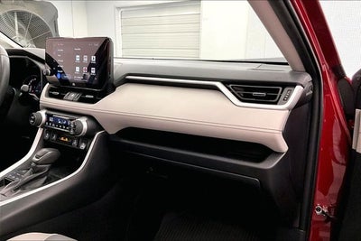 2024 Toyota RAV4 XLE Premium AWD - Sunroof - Adaptive Cruise - Htd Seats