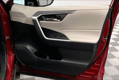 2024 Toyota RAV4 XLE Premium AWD - Sunroof - Adaptive Cruise - Htd Seats