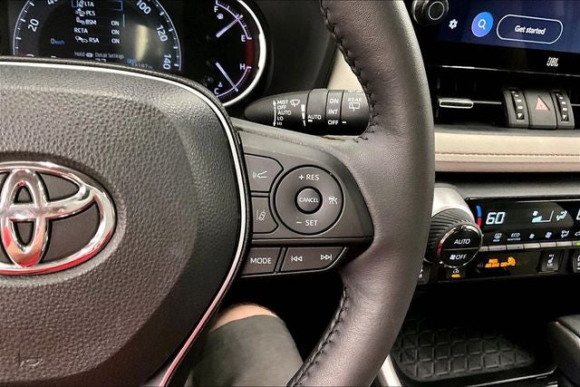 2024 Toyota RAV4 XLE Premium AWD - Sunroof - Adaptive Cruise - Htd Seats