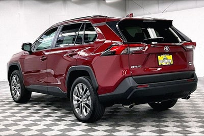 2024 Toyota RAV4 XLE Premium AWD - Sunroof - Adaptive Cruise - Htd Seats