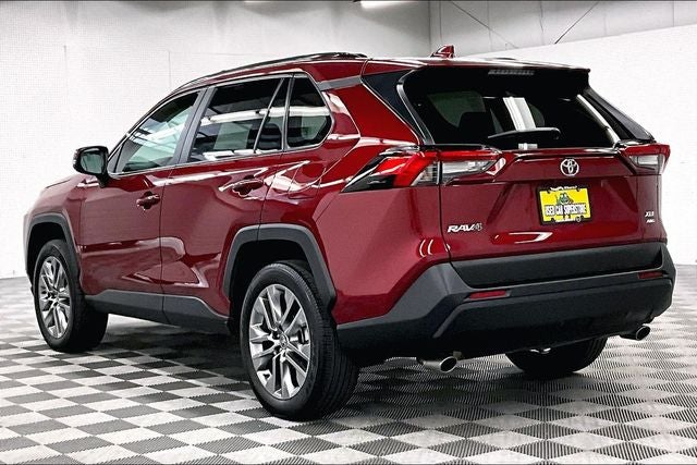 2024 Toyota RAV4 XLE Premium AWD - Sunroof - Adaptive Cruise - Htd Seats