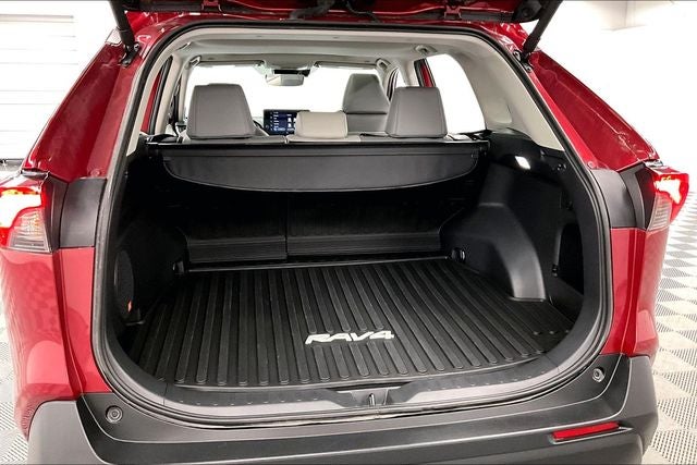 2024 Toyota RAV4 XLE Premium AWD - Sunroof - Adaptive Cruise - Htd Seats