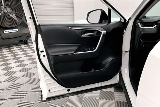 2025 Toyota RAV4 XLE AWD-Sunroof-Adaptive Cruise-Htd Seats