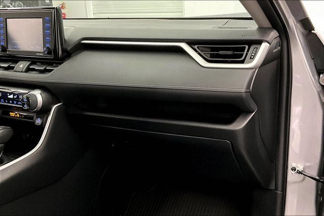 2021 Toyota RAV4 XLE AWD - Adaptive Cruise - Blind Spot Detection