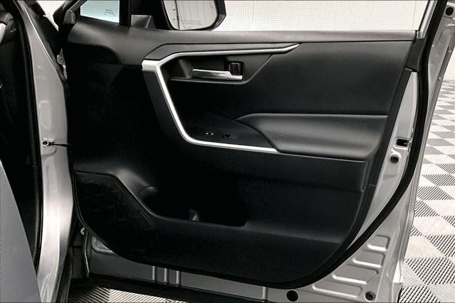 2021 Toyota RAV4 XLE AWD - Adaptive Cruise - Blind Spot Detection