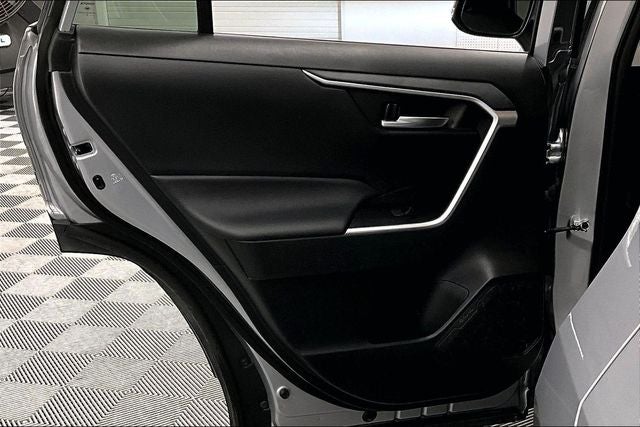 2021 Toyota RAV4 XLE AWD - Adaptive Cruise - Blind Spot Detection