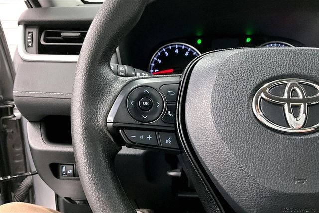 2021 Toyota RAV4 XLE AWD - Adaptive Cruise - Blind Spot Detection