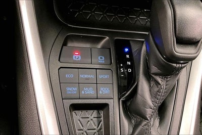 2021 Toyota RAV4 XLE AWD - Adaptive Cruise - Blind Spot Detection