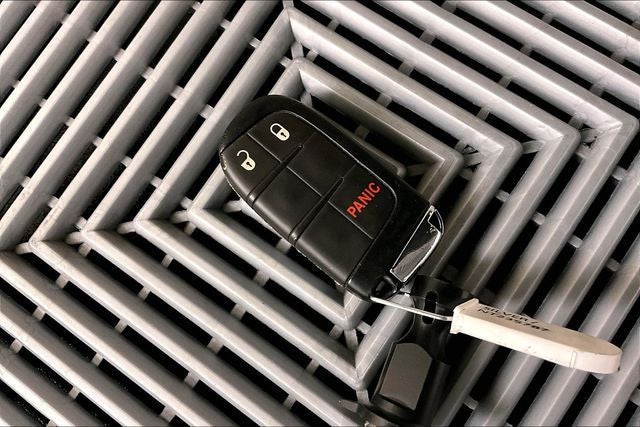 2022 Jeep Compass Latitude 4x4 - Blind Spot Detection - Apple CarPlay/Android