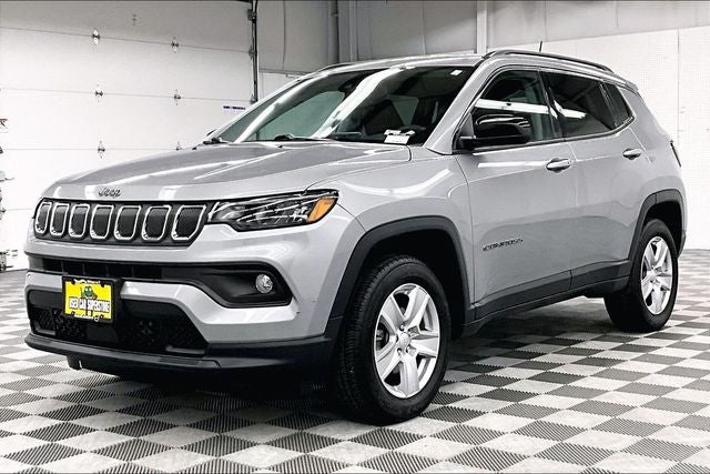 2022 Jeep Compass Latitude 4x4 - Blind Spot Detection - Apple CarPlay/Android