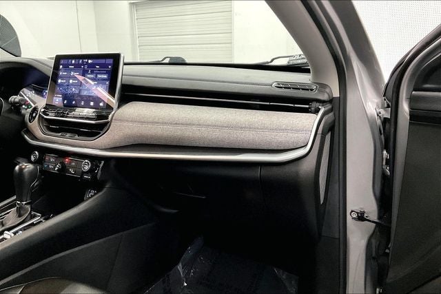 2022 Jeep Compass Latitude 4x4 - Blind Spot Detection - Apple CarPlay/Android