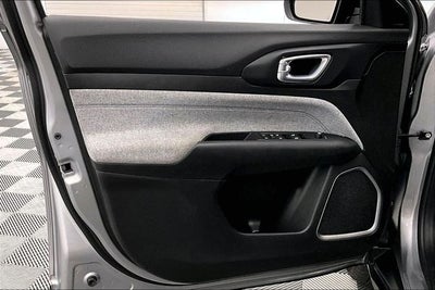 2022 Jeep Compass Latitude 4x4 - Blind Spot Detection - Apple CarPlay/Android