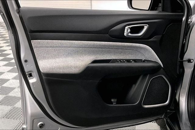 2022 Jeep Compass Latitude 4x4 - Blind Spot Detection - Apple CarPlay/Android