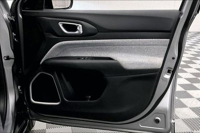 2022 Jeep Compass Latitude 4x4 - Blind Spot Detection - Apple CarPlay/Android