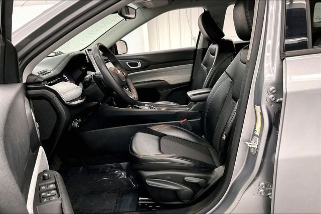 2022 Jeep Compass Latitude 4x4 - Blind Spot Detection - Apple CarPlay/Android