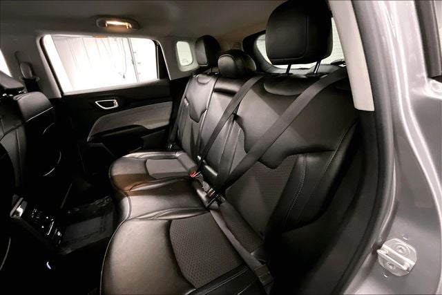 2022 Jeep Compass Latitude 4x4 - Blind Spot Detection - Apple CarPlay/Android