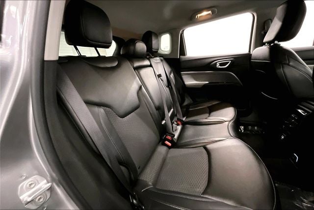 2022 Jeep Compass Latitude 4x4 - Blind Spot Detection - Apple CarPlay/Android