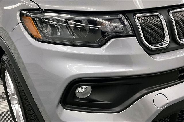 2022 Jeep Compass Latitude 4x4 - Blind Spot Detection - Apple CarPlay/Android