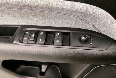 2022 Jeep Compass Latitude 4x4 - Blind Spot Detection - Apple CarPlay/Android