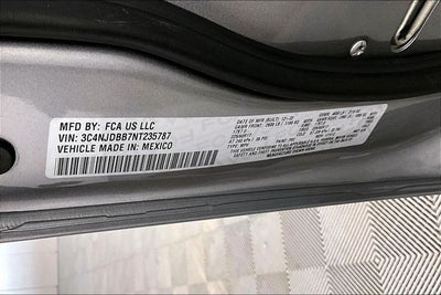 2022 Jeep Compass Latitude 4x4 - Blind Spot Detection - Apple CarPlay/Android