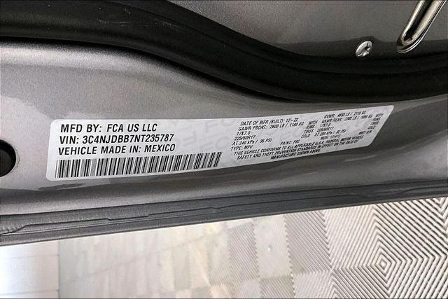 2022 Jeep Compass Latitude 4x4 - Blind Spot Detection - Apple CarPlay/Android