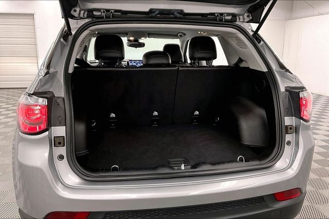 2022 Jeep Compass Latitude 4x4 - Blind Spot Detection - Apple CarPlay/Android