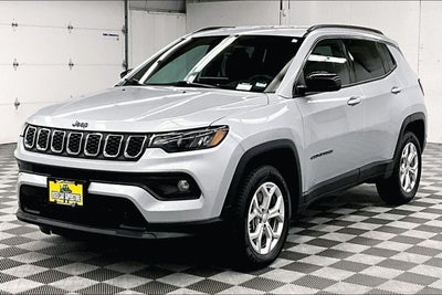 2024 Jeep Compass Latitude 4x4 - Blind Spot Detection - Apple CarPlay/Android