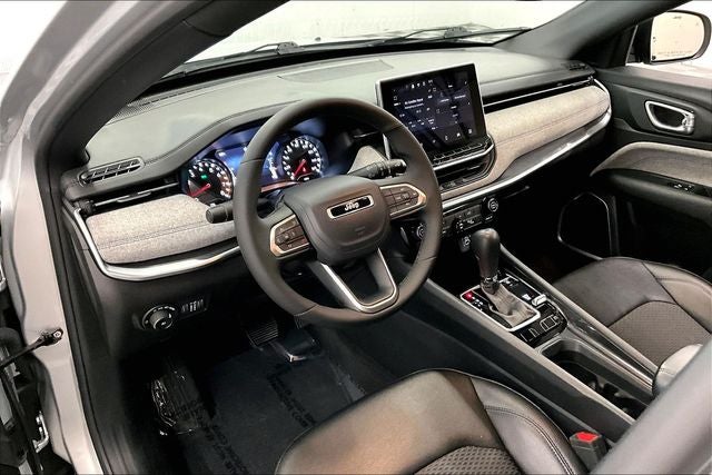 2024 Jeep Compass Latitude 4x4 - Blind Spot Detection - Apple CarPlay/Android